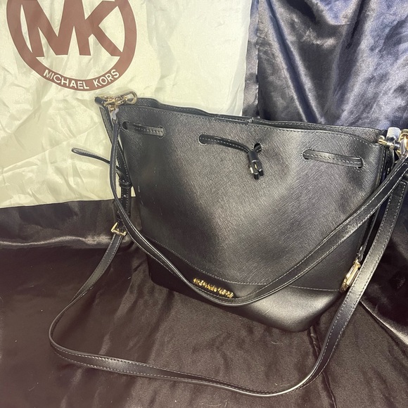 Michael Kors black bucket tote bag. Used. - Picture 2 of 8